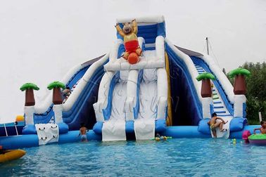 China Parque inflável comercial da água do urso de Boonie, campo de jogos da água da explosão fábrica