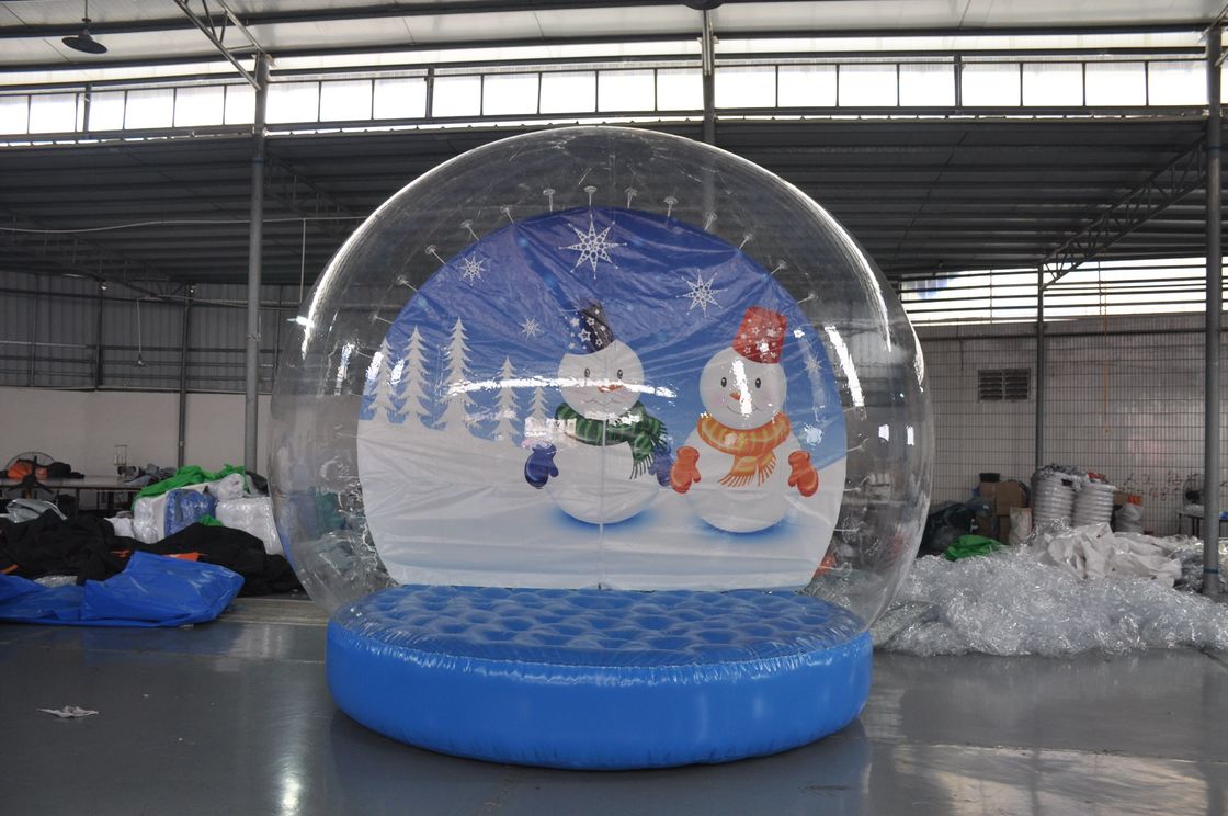 Estoque em bolas infláveis da mostra da neve da venda, globo da neve do Natal, bola inflável da exposição do Natal para a decoração fornecedor