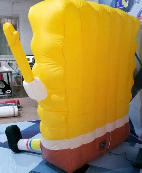 SpongBob que anuncia Inflatables com ventilador e jogos de reparação de ar