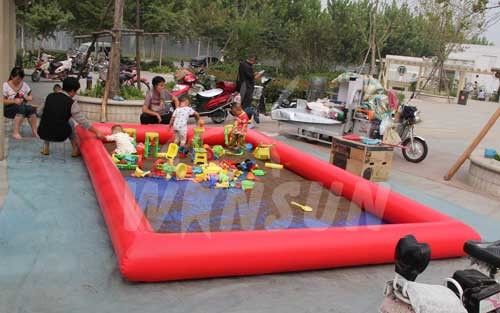 A piscina inflável gigante, tamanho personalizado caçoa a associação da explosão