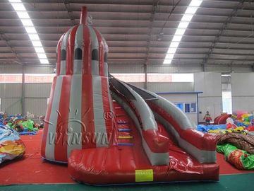 China Corrediça de água inflável de Helter Skelter com ventilador e jogos de reparação de ar fábrica