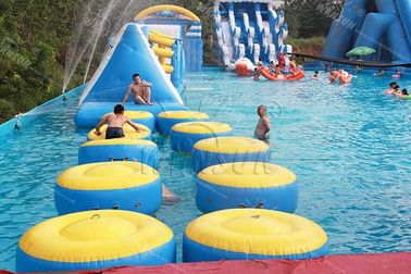 China Parque inflável comercial da água do grande tamanho/curso de obstáculo para o parque de diversões fábrica